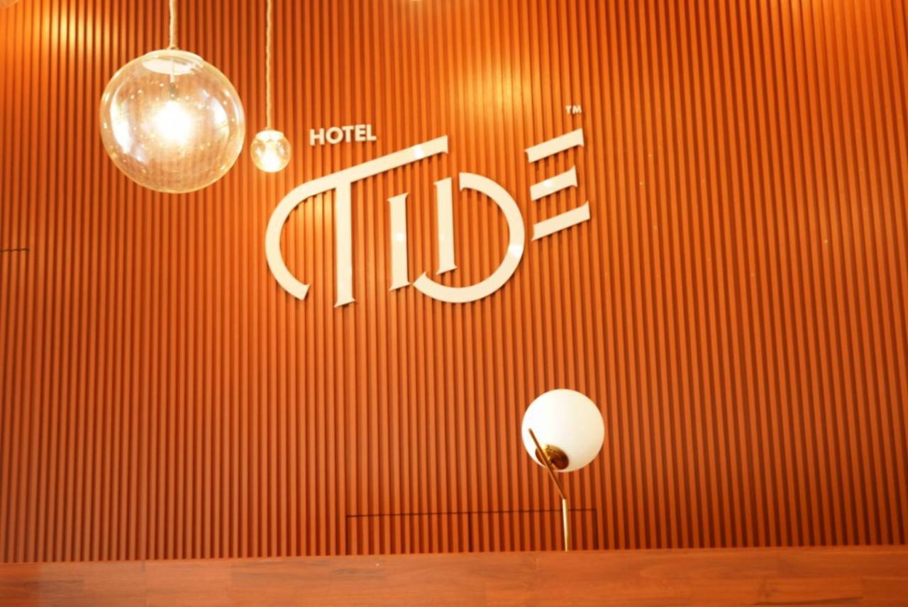 Hotel Tide Phuket Beachfront Exterior photo