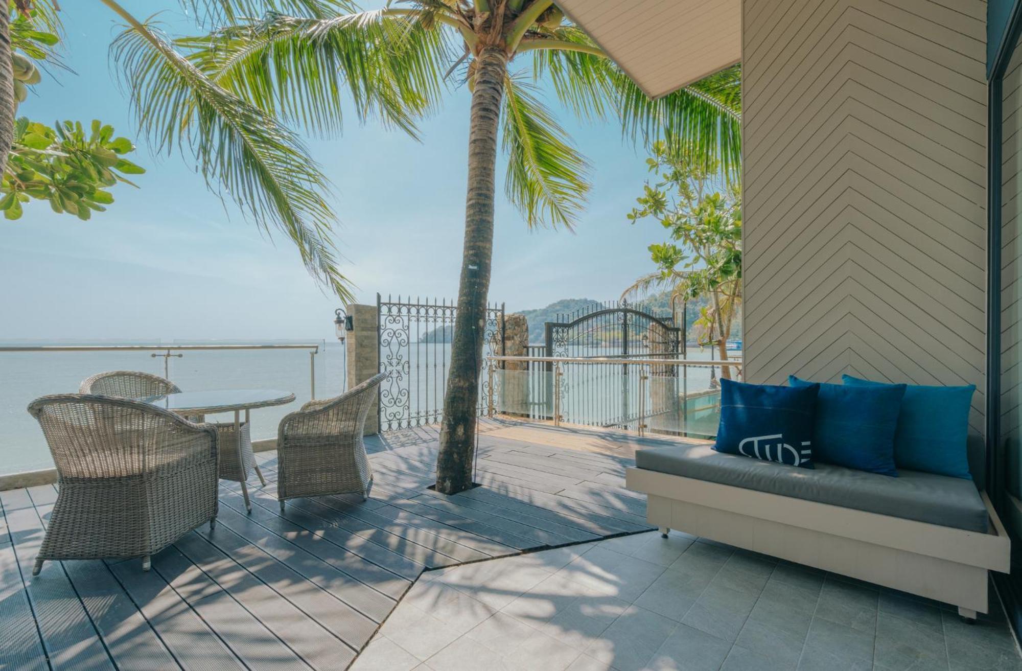 Hotel Tide Phuket Beachfront Exterior photo The Cove