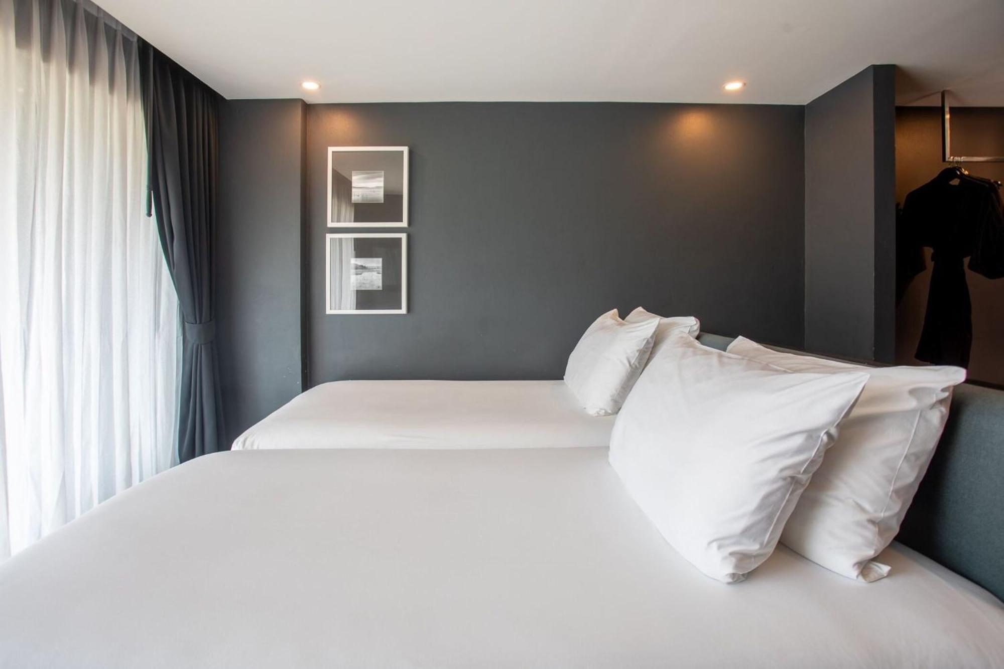 Hotel Tide Phuket Beachfront Exterior photo A bedroom at the hotel