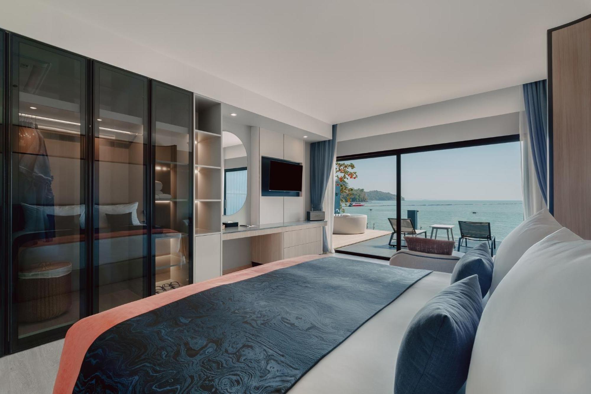 Hotel Tide Phuket Beachfront Exterior photo Deluxe Ocean View